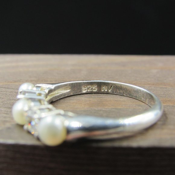 Size 7 Sterling Silver White Pearl & Clear CZ Gem Band Ring Vintage - Picture 4 of 7